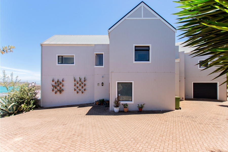 7 Bedroom Property for Sale in Myburgh Park Western Cape